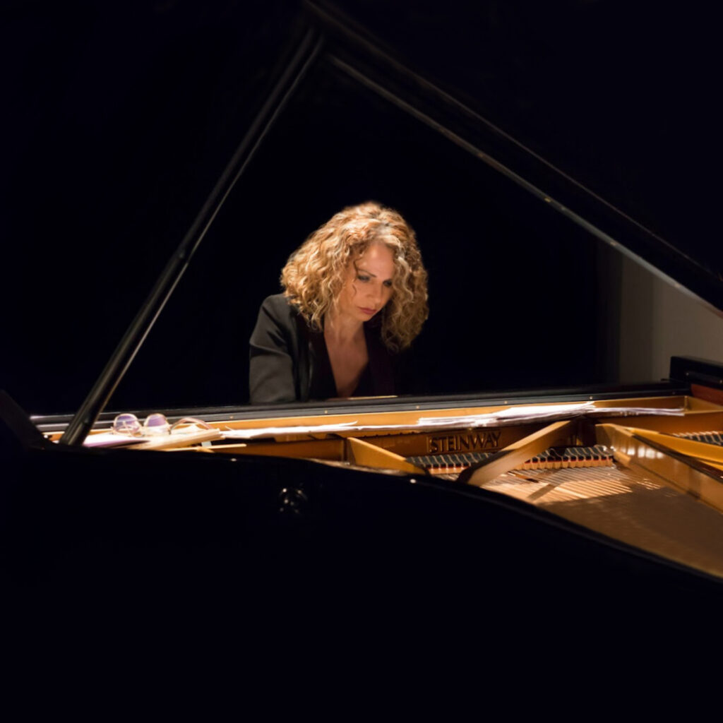 Joanna MacGregor playing piano